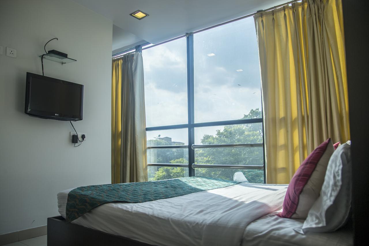 Hotel Amby Inn Νέο Δελχί Εξωτερικό φωτογραφία