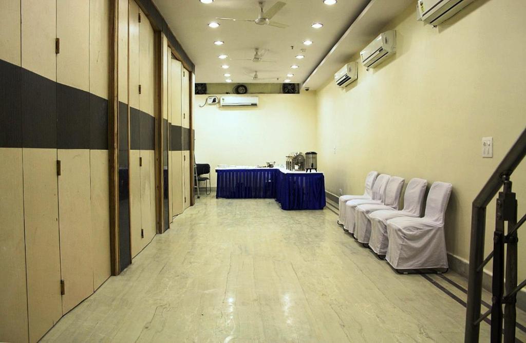 Hotel Amby Inn Νέο Δελχί Εξωτερικό φωτογραφία