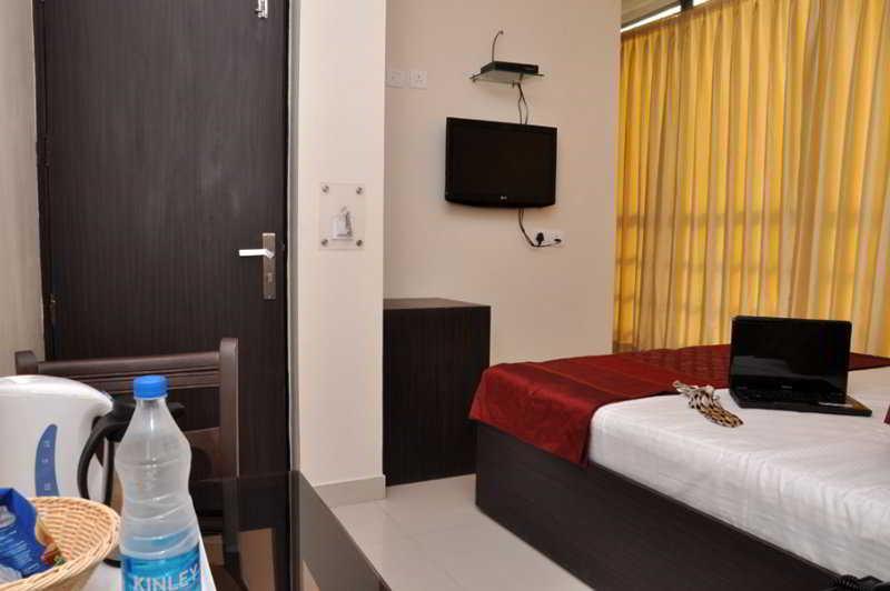 Hotel Amby Inn Νέο Δελχί Εξωτερικό φωτογραφία